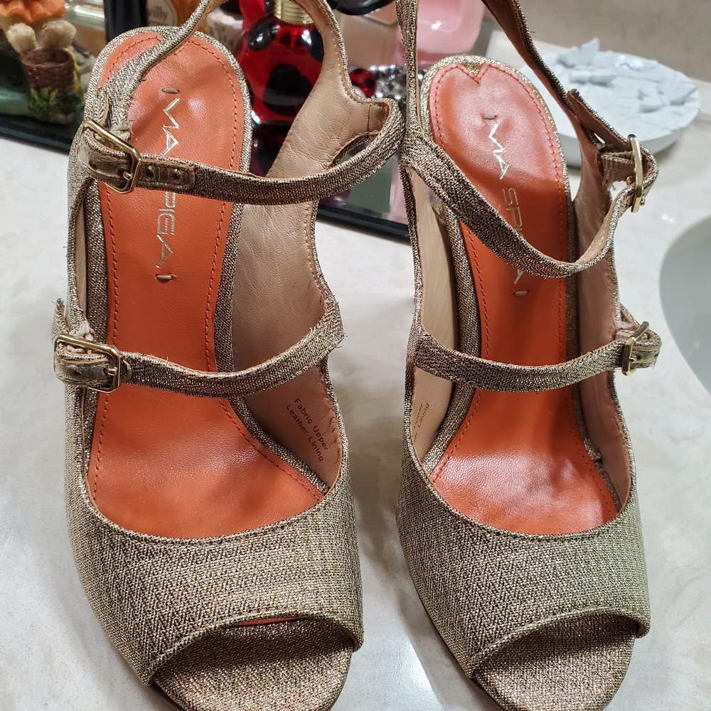 Via Spiga Gold Textured Heels